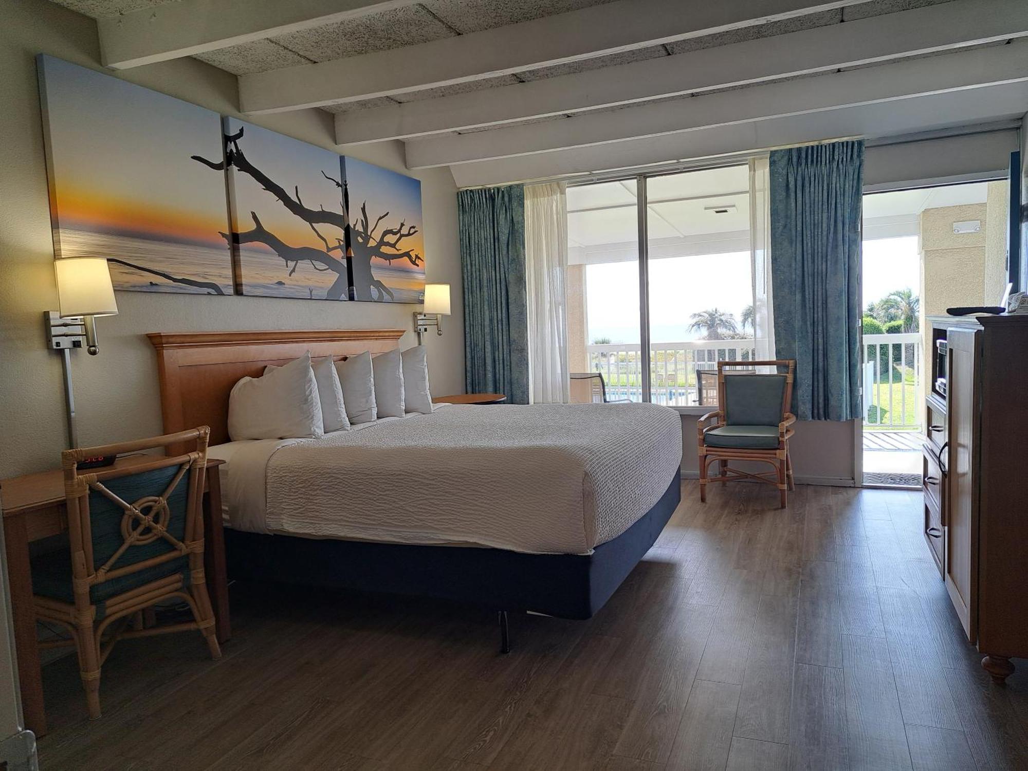 Days & By Wyndham Hotel Jekyll Island