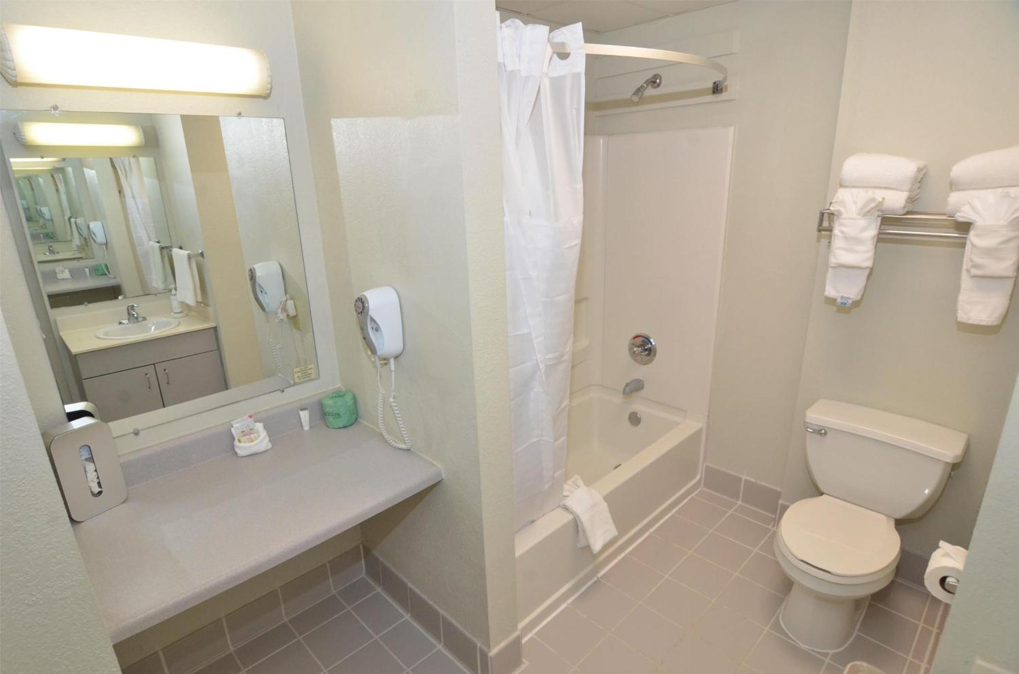 Days & By Wyndham Hotel 3*